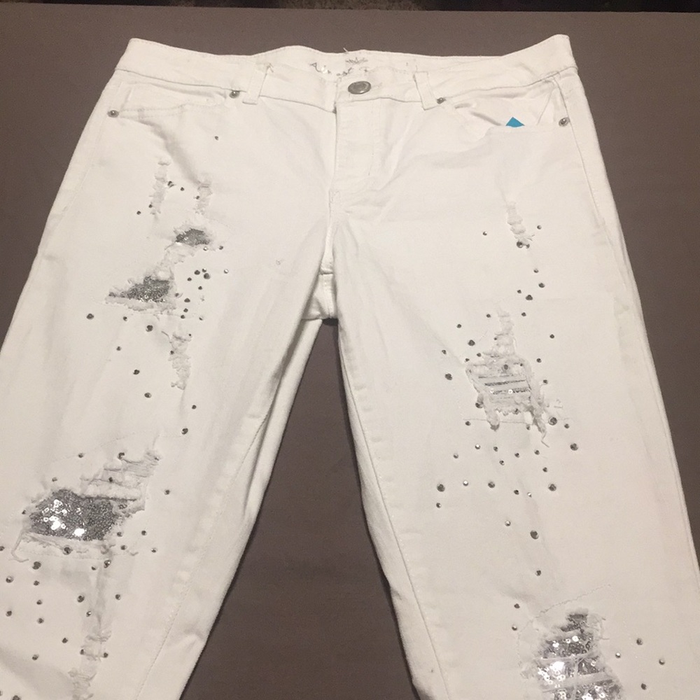 Almost famous size 9 white jeans